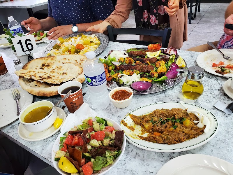 Reef Alyemen Restaurant - مطعم ريف اليمن Cleveland atmosphere