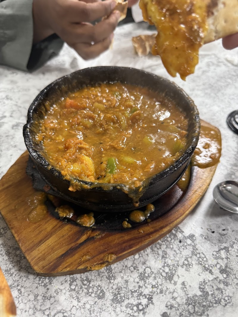 Reef Alyemen Restaurant - مطعم ريف اليمن Cleveland atmosphere