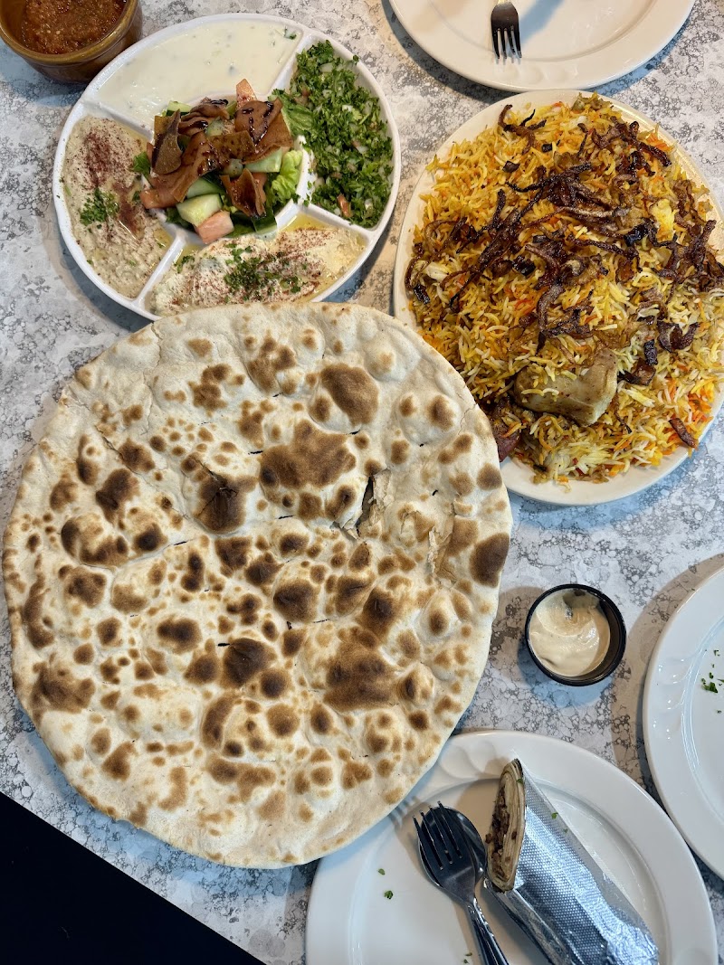 Reef Alyemen Restaurant - مطعم ريف اليمن Cleveland atmosphere