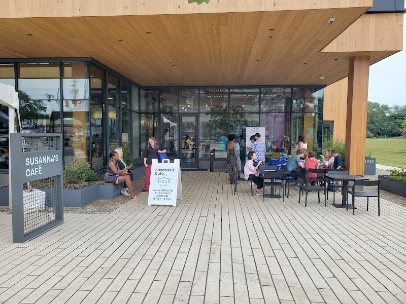 Susanna’s Café by HELP Harvest Cleveland atmosphere