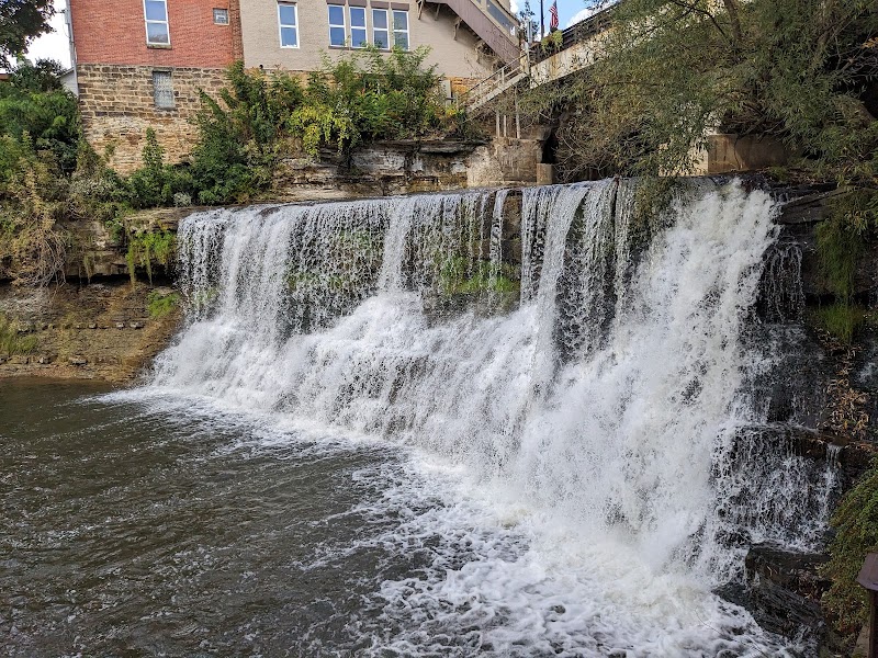 Yours Truly Chagrin Falls Cleveland atmosphere