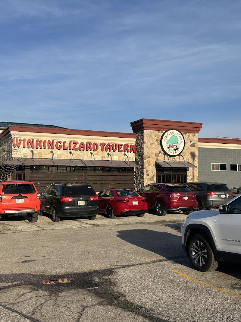 Winking Lizard Beachwood Cleveland atmosphere