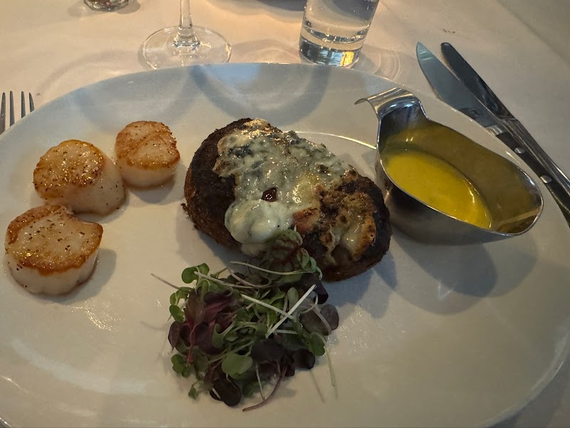 Delmonico's Steakhouse Cleveland atmosphere