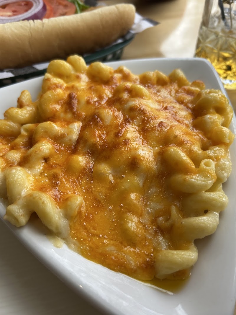 Tinkers Creek Road Tavern Cleveland atmosphere
