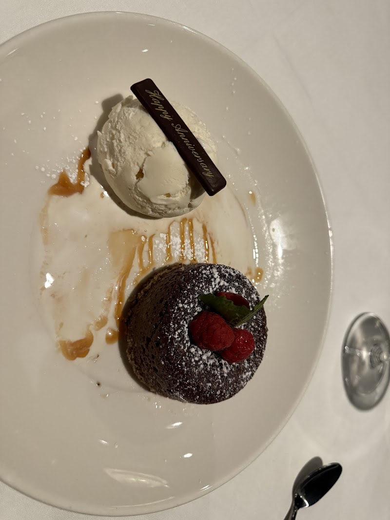 Morton's The Steakhouse Cleveland atmosphere