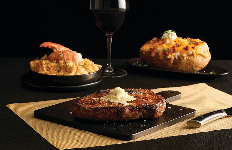 Morton's The Steakhouse Cleveland atmosphere