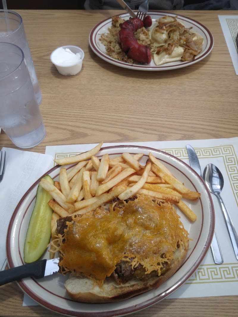 THE GARDEN FAMILY RESTAURANT Cleveland atmosphere