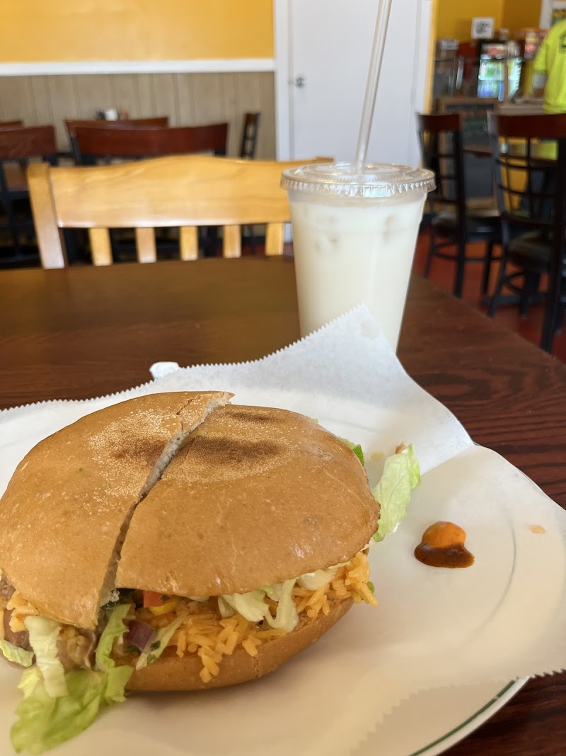 Taqueria El Paraiso Cleveland atmosphere