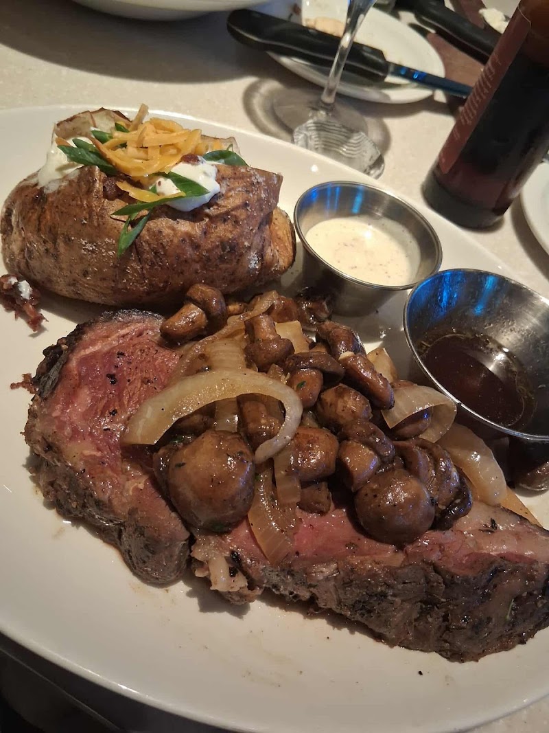 Firebirds Wood Fired Grill Cleveland atmosphere