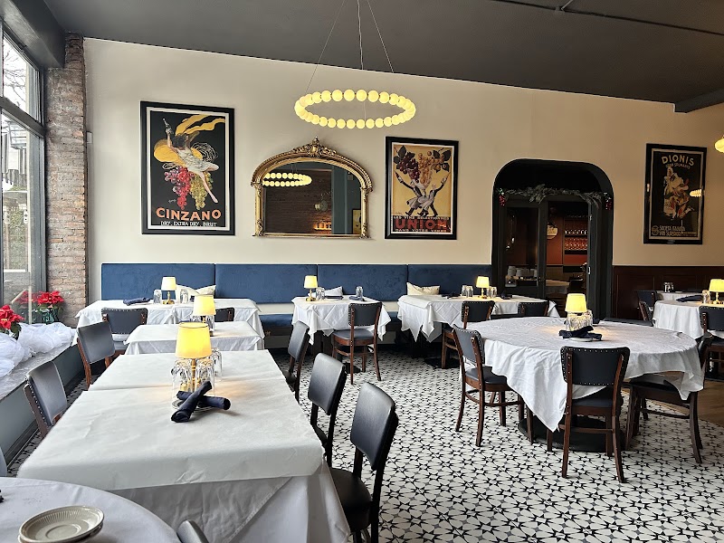 La Ville Lumière Cleveland food