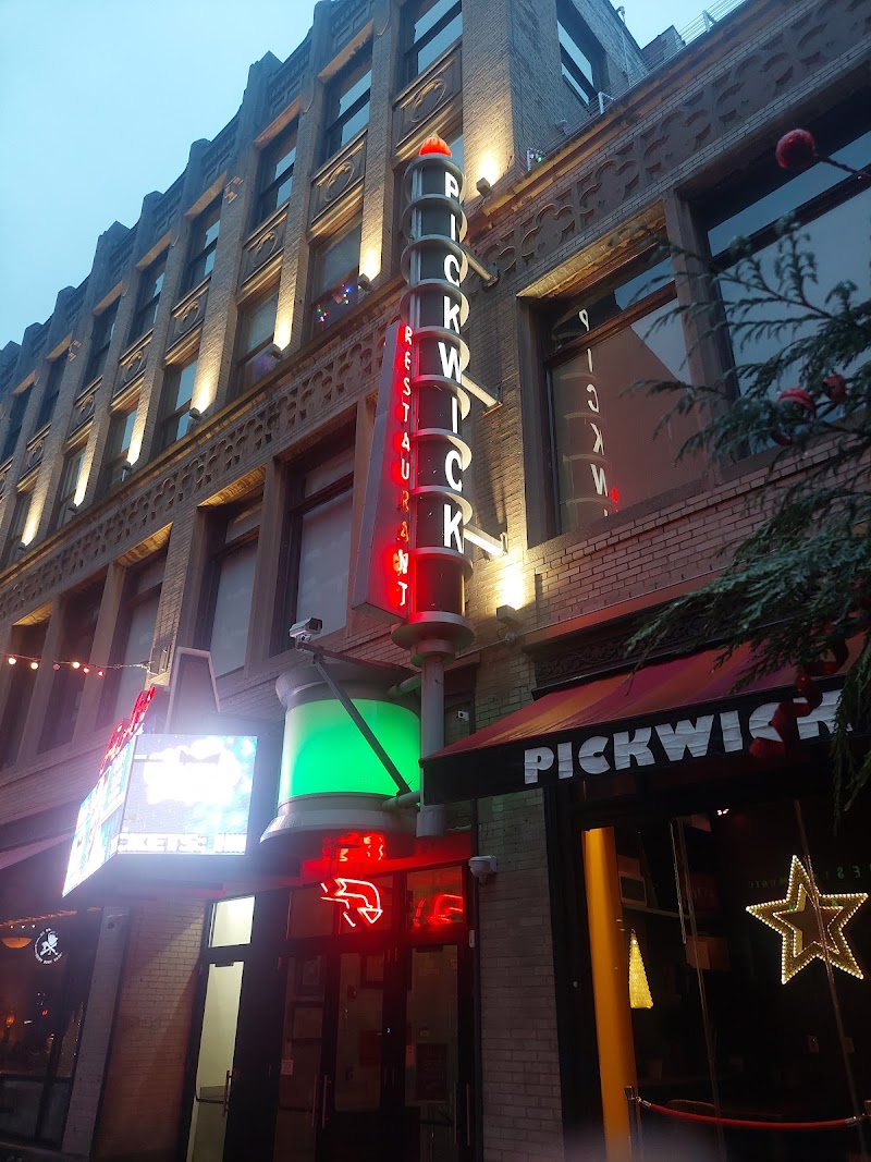 Pickwick & Frolic Restaurant and Club Cleveland atmosphere