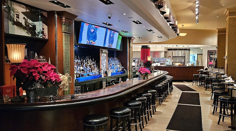 Pickwick & Frolic Restaurant and Club Cleveland atmosphere