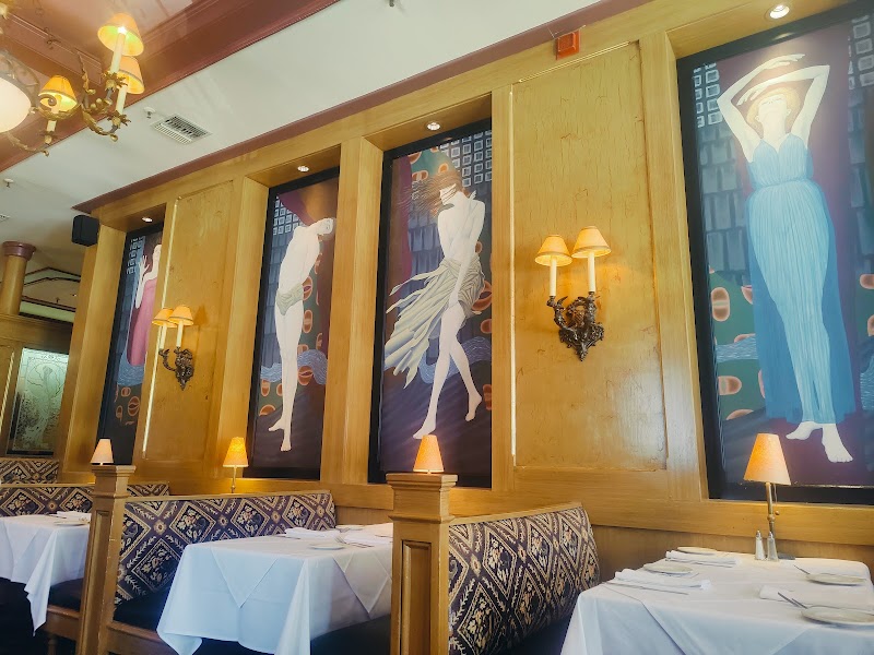 Johnny's Downtown Cleveland atmosphere