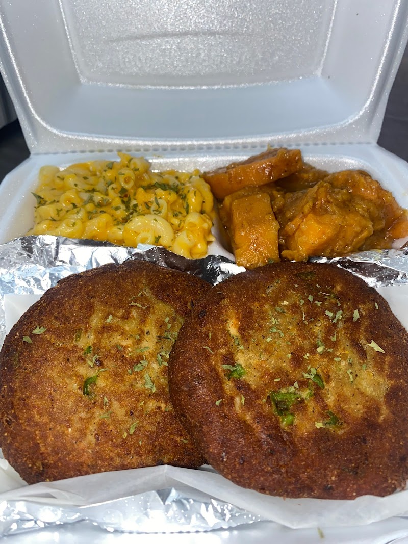Star’s Sea and Soul Food Cleveland atmosphere