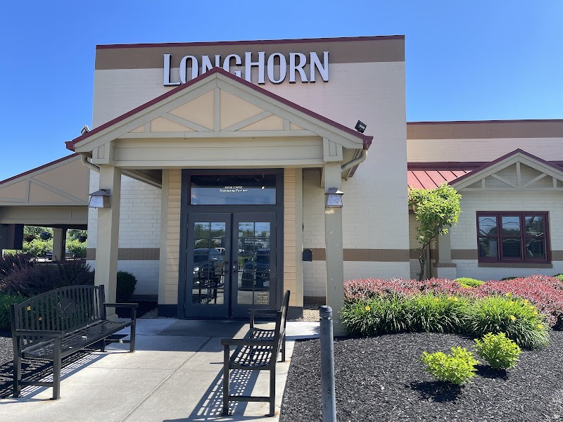 LongHorn Steakhouse Cleveland atmosphere