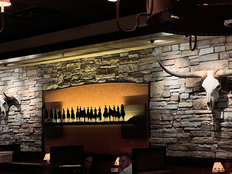LongHorn Steakhouse Cleveland atmosphere