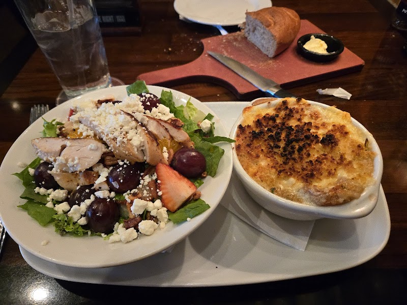 LongHorn Steakhouse Cleveland atmosphere