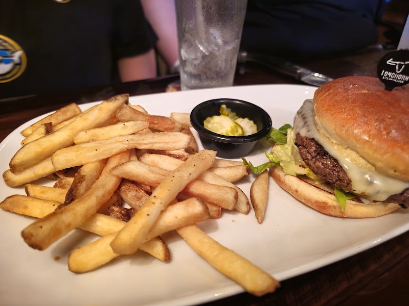 LongHorn Steakhouse Cleveland atmosphere