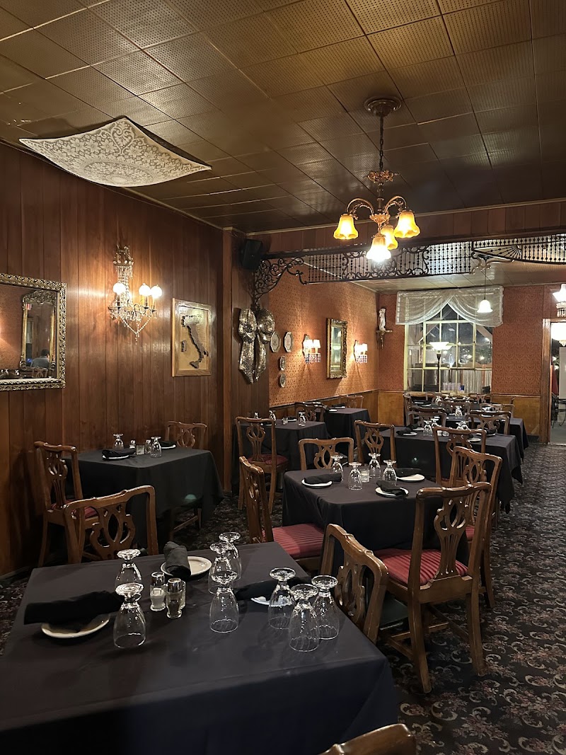 Guarino's Restaurant Cleveland atmosphere