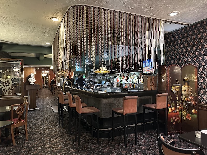 Guarino's Restaurant Cleveland atmosphere