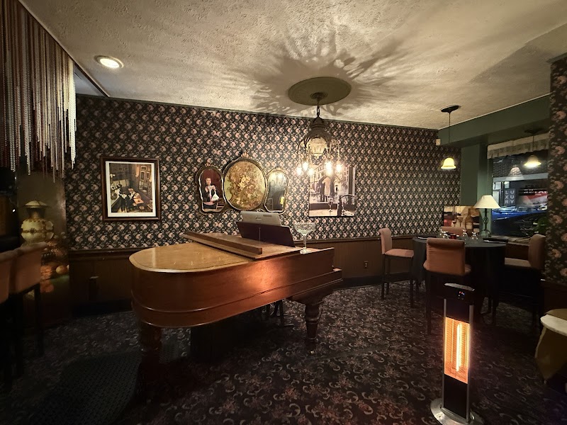 Guarino's Restaurant Cleveland atmosphere
