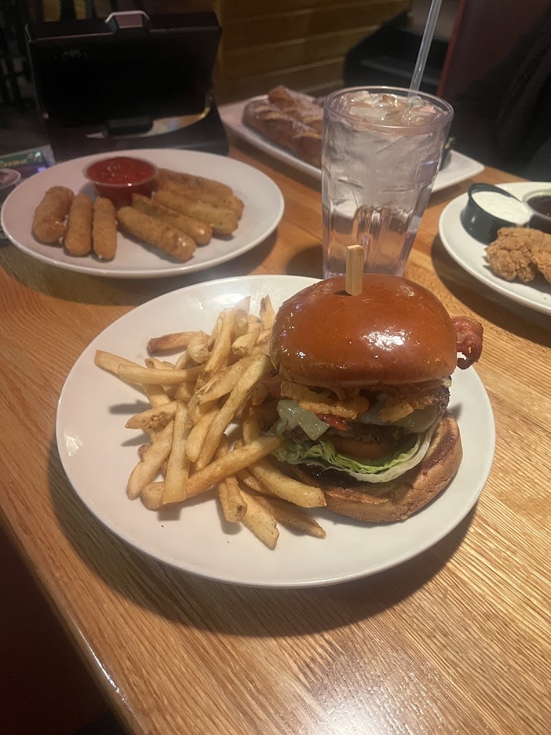 Applebee's Grill + Bar Cleveland atmosphere