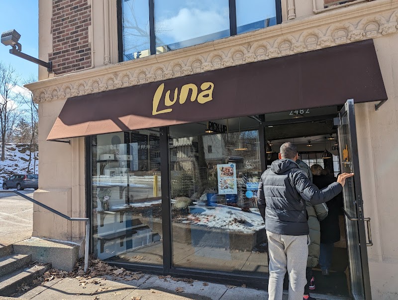 Luna Bakery & Cafe Cleveland atmosphere