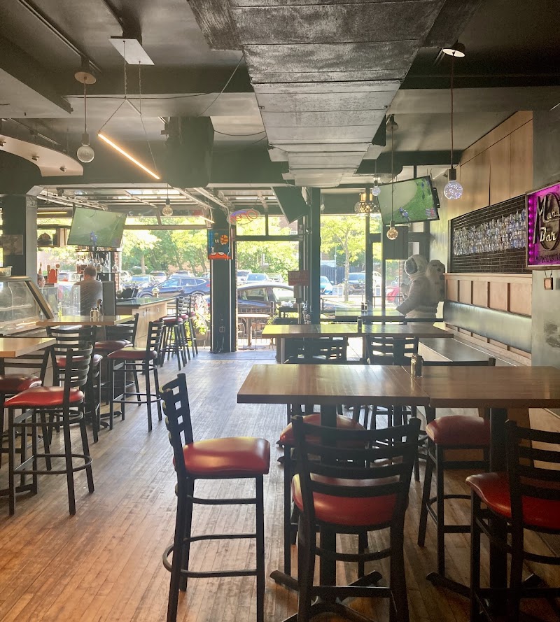 Mars Bar & Café Cleveland atmosphere