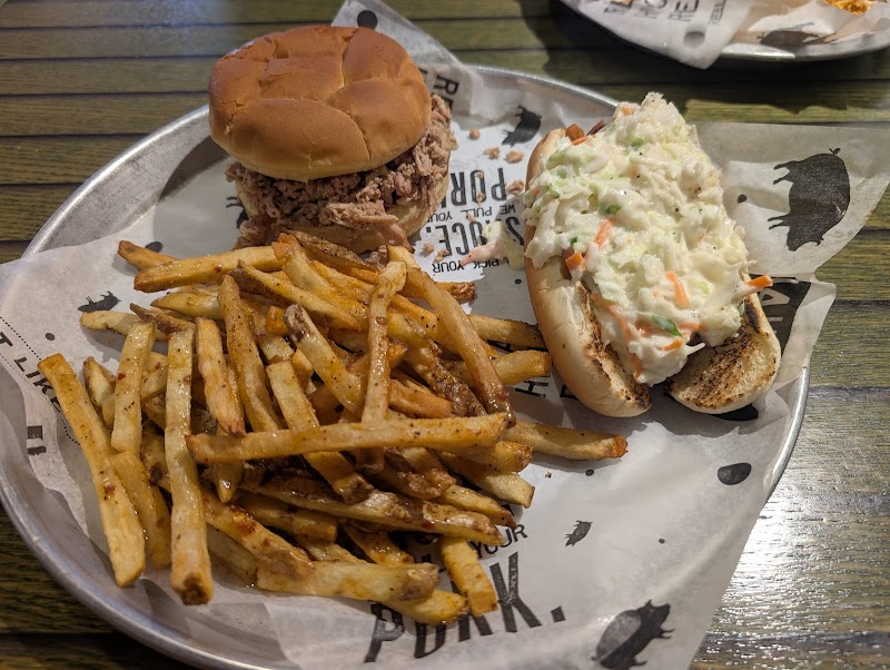 Old Carolina Barbecue Company Cleveland atmosphere