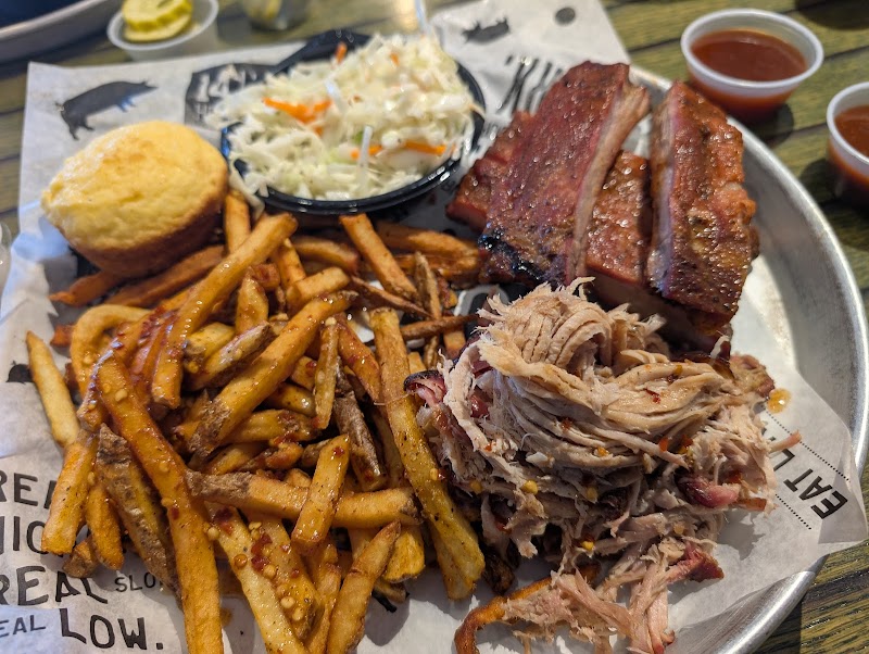 Old Carolina Barbecue Company Cleveland atmosphere