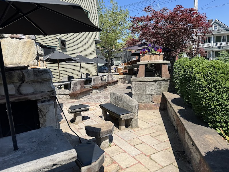 Stone Mad Pub Cleveland atmosphere