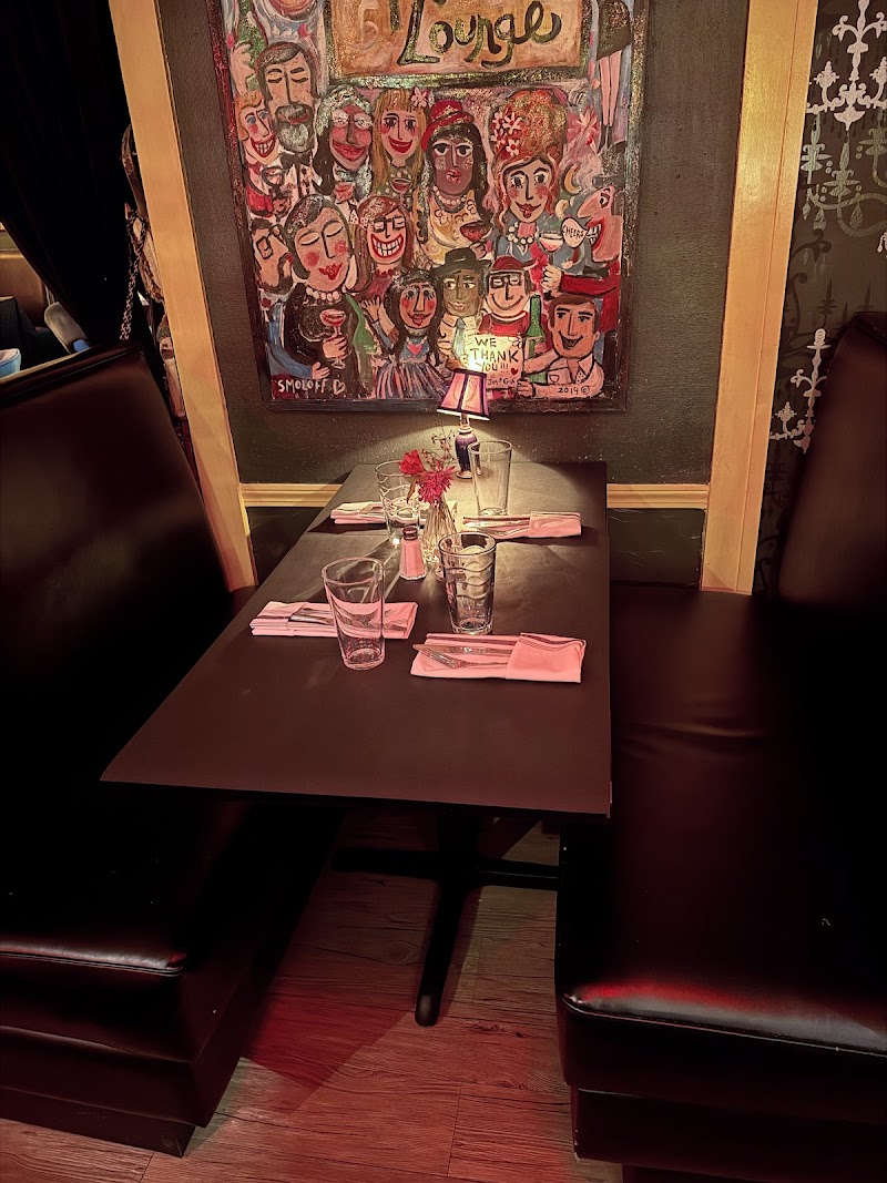 Gigi's On Fairmount Cleveland atmosphere