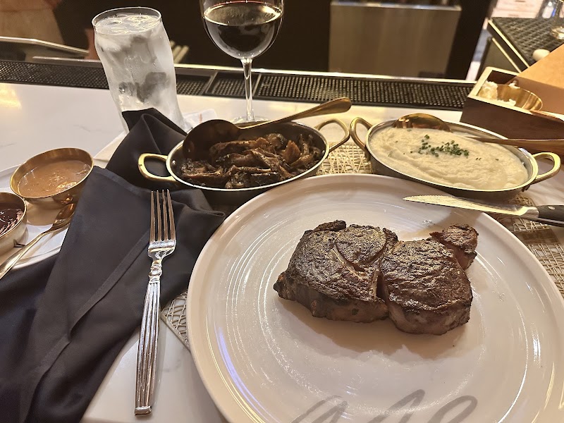 Marble Room Steaks and Raw Bar Cleveland atmosphere