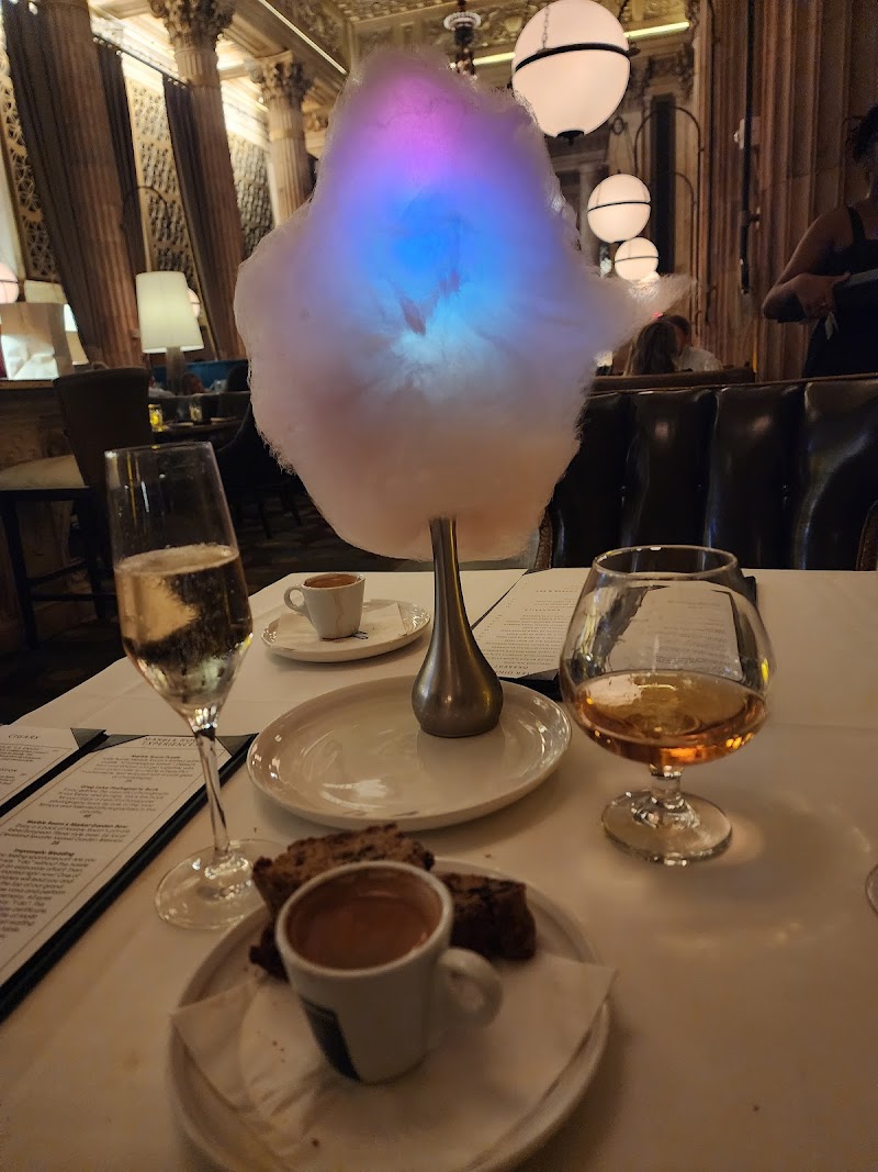 Marble Room Steaks and Raw Bar Cleveland atmosphere