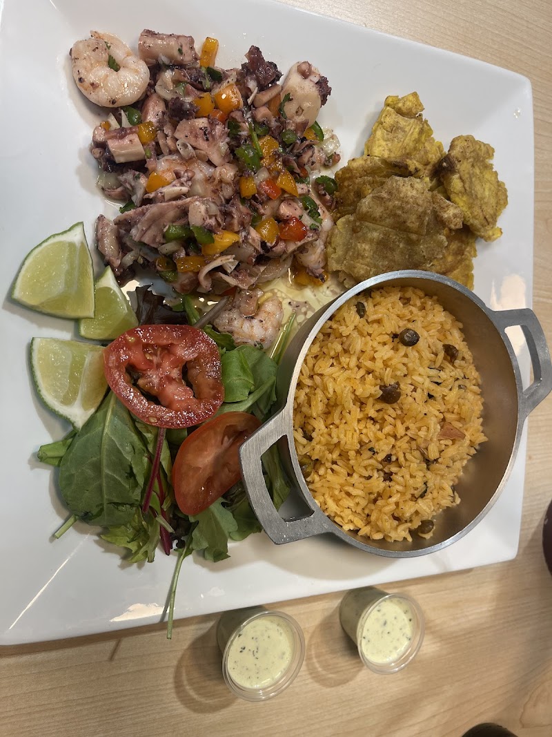El Kiosquito Boricua Cleveland atmosphere