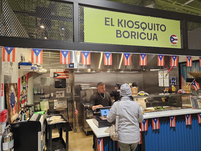 El Kiosquito Boricua Cleveland atmosphere