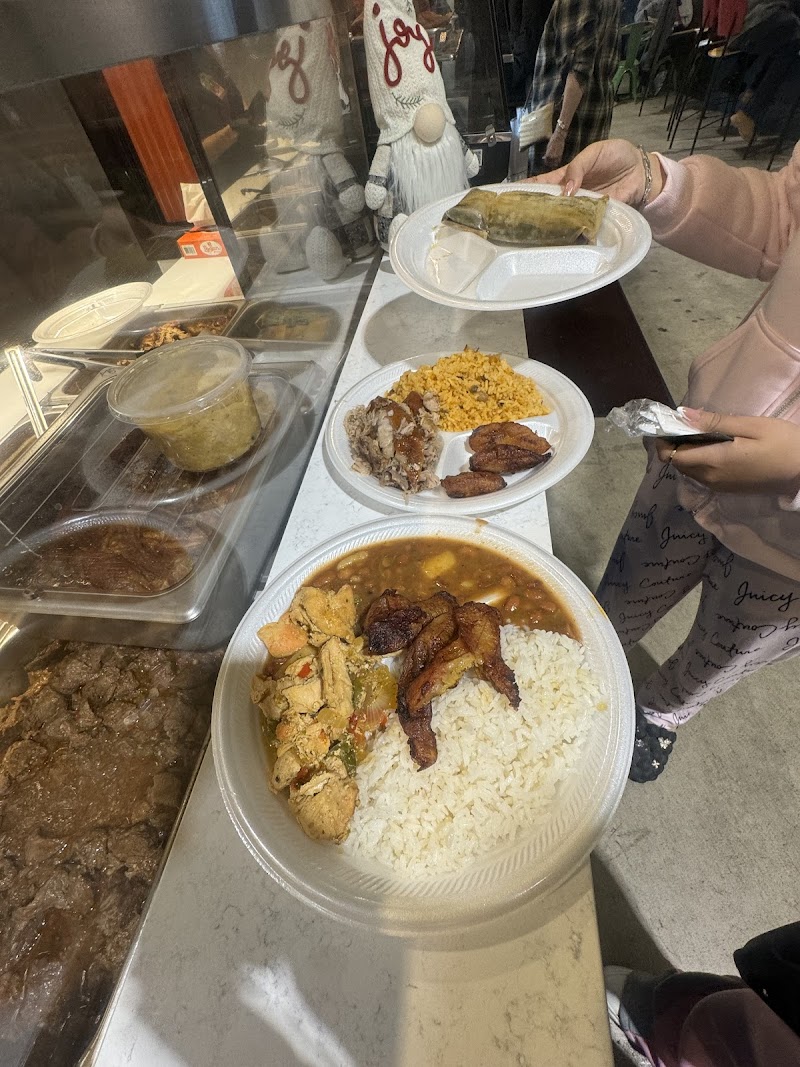 El Kiosquito Boricua Cleveland atmosphere