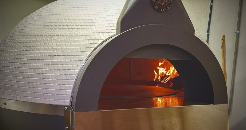 La Pecora Pizzabar Cleveland atmosphere