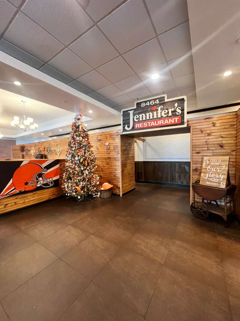 Jennifer's Restaurant Cleveland atmosphere