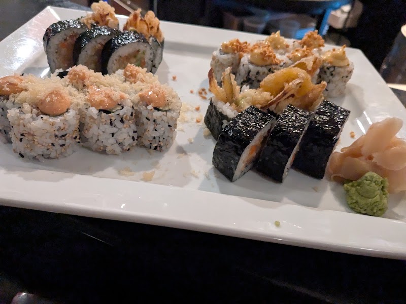 Ginko Restaurant Cleveland atmosphere