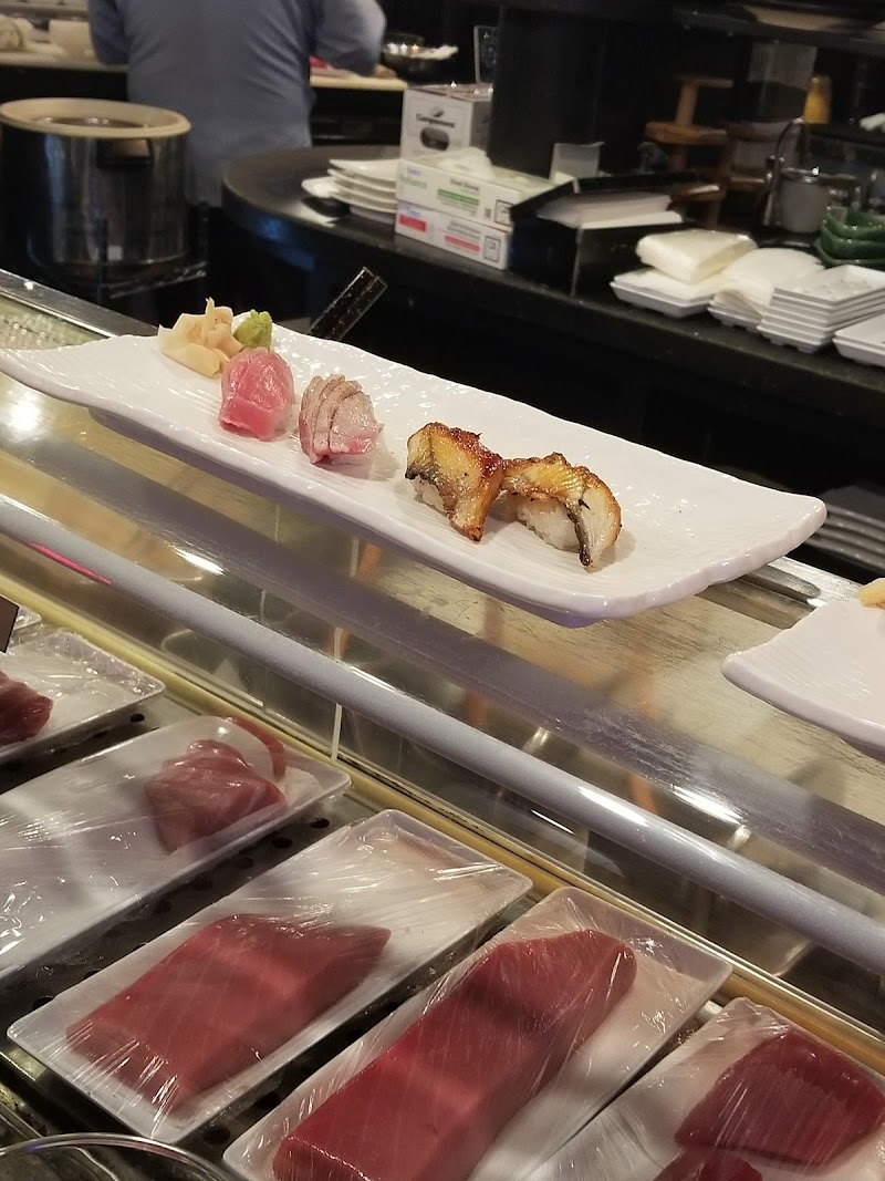 Ginko Restaurant Cleveland atmosphere