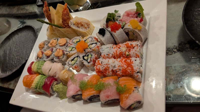 Ginko Restaurant Cleveland atmosphere