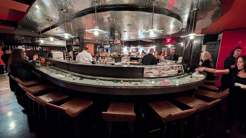 Ginko Restaurant Cleveland atmosphere