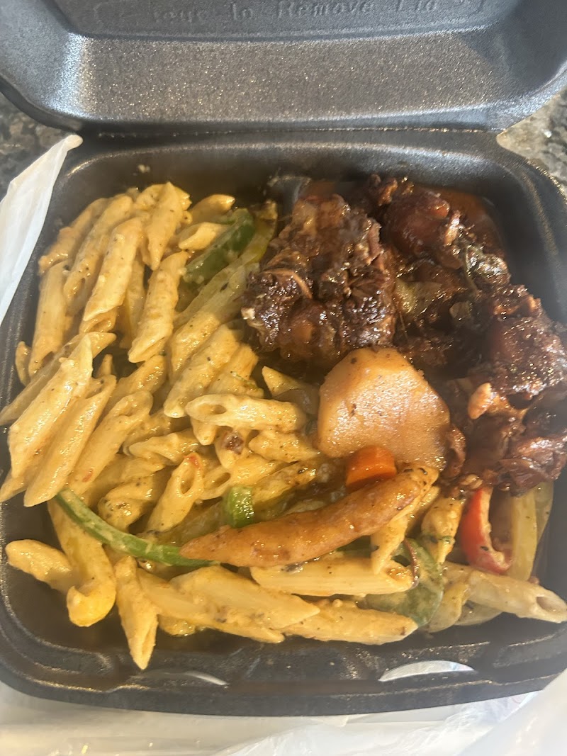 Momma Q's Kitchen Cleveland atmosphere
