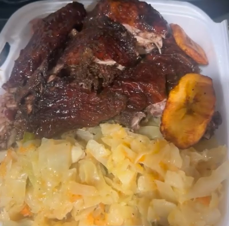 Momma Q's Kitchen Cleveland atmosphere