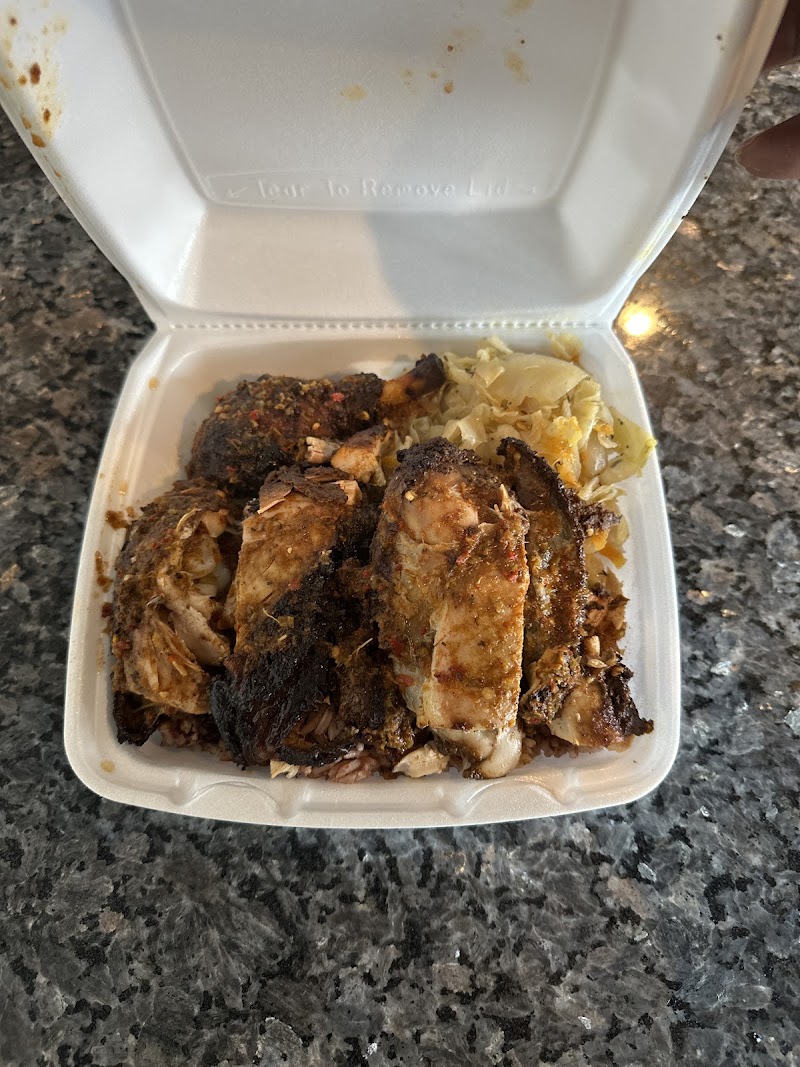 Momma Q's Kitchen Cleveland atmosphere