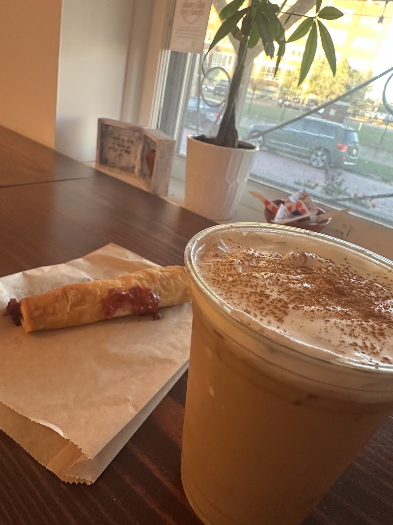 Dahlia Coffee Co Cleveland atmosphere