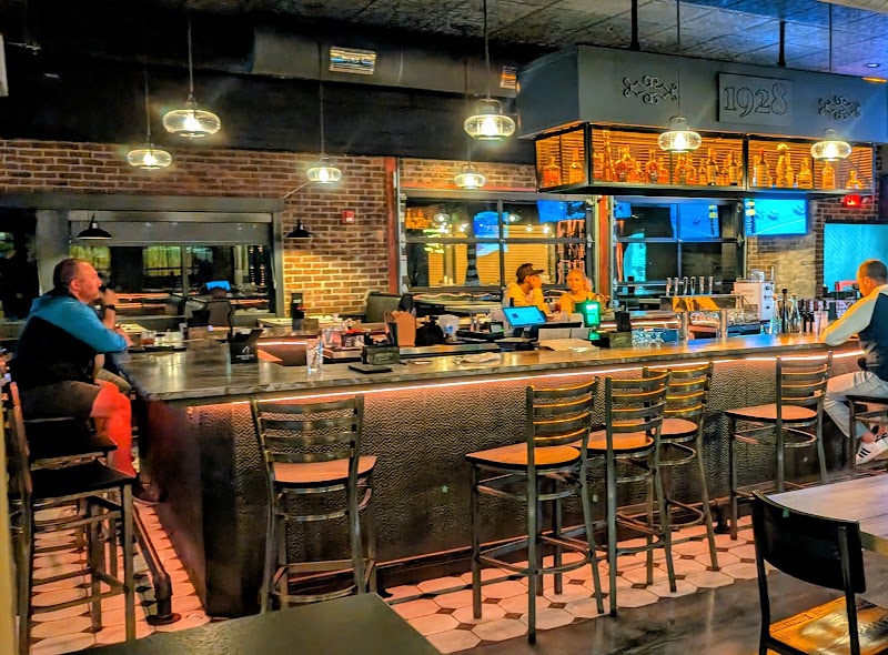 1928 Public House Cleveland atmosphere