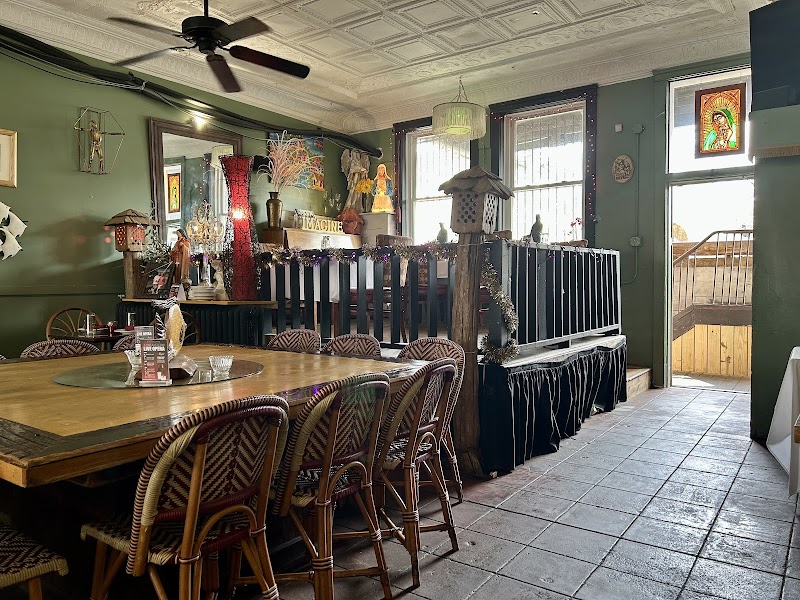 La Dolce Vita Cleveland atmosphere