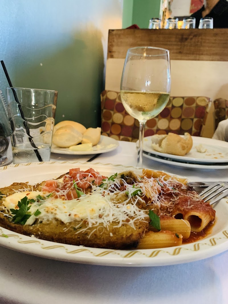 La Dolce Vita Cleveland atmosphere